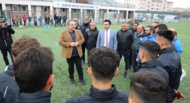 Ekinci'den futbolculara moral ziyareti