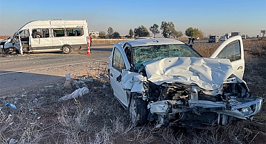 Şanlıurfa'da öğretmenleri taşıyan minibüs kaza yaptı: Çok sayıda yaralı