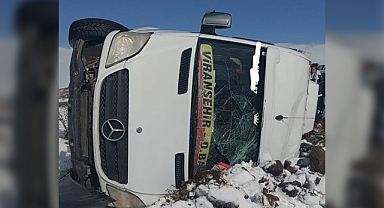 Şanlıurfa'da yolcu minibüsü devrildi: 5 kişi yaralandı