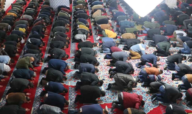 Şanlıurfa&#039;da Berat Kandili dualarla idrak edildi