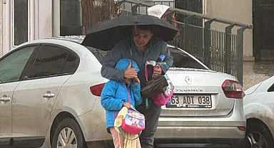 Şanlıurfa'da sağanak ve dolu etkili oldu