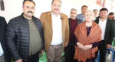 AK Parti adayı Ekinci rakiplerini ziyaret etti
