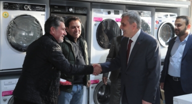 Beyazgül, Spot Pazarı esnafını ziyaret etti