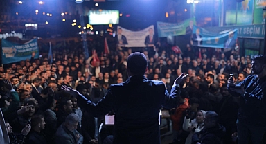 Canpolat'ın seçim bürosu açılışı miting havasında geçti