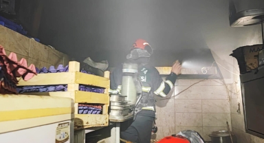 Pastanede açık unutulan fritöz yangına neden oldu