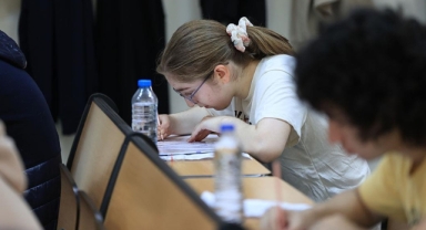 Pazar günü yapılacak YDS'ye 100 binden fazla başvuru