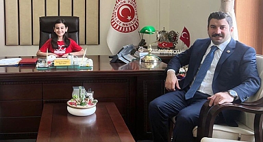 Eyyüpoğlu koltuğunu devretti