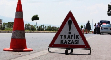 Şanlıurfa'da iki otomobil çarpıştı: 1 çocuk öldü, 6 kişi yaralandı