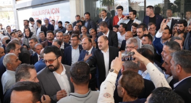 Şanlıurfa'da seçimi kazanan Gülpınar tebrikleri kabul etti