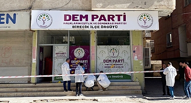 Birecik'te DEM Parti binasına silahlı saldırı: Belediye başkanının kardeşi gözaltına alındı
