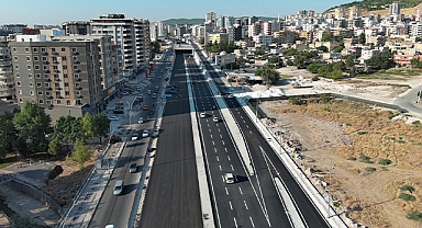 Şanlıurfa'da yapımı devam eden Balıkayağı Bulvarı tek yönlü trafiğe açıldı