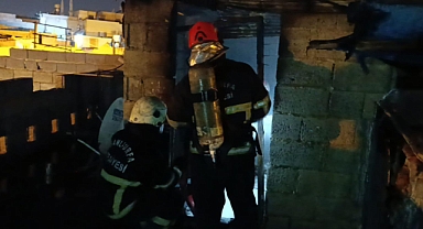 Şanlıurfa'da çatıdaki odunlukta yangın çıktı