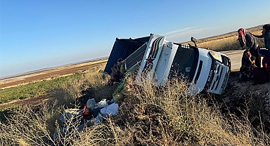 Şanlıurfa'da mevsimlik tarım işçilerini taşıyan pikap devrildi: 9 yaralı
