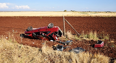 Şanlıurfa'da otomobil şarampole devrildi: 4 yaralı