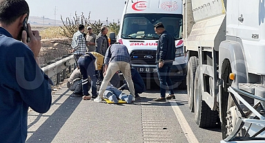 Şanlıurfa'da hafriyat kamyonu otomobile çarptı: Yaralılar var