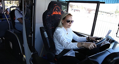 Şanlıurfa'nın ilk kadın toplu taşıma şoförü direksiyon başında