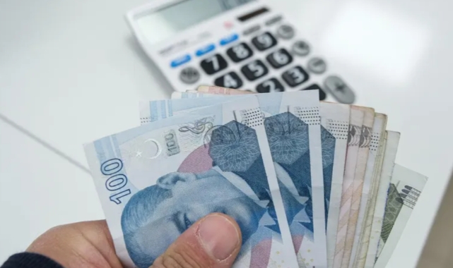 Öğrencilerin burs ve kredi ödemeleri başladı
