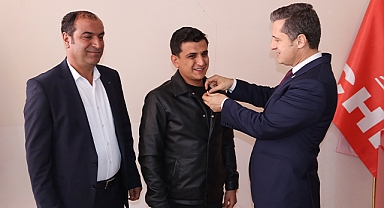 Şanlıurfa'da AK Parti'den istifa eden meclis üyesi CHP'ye geçti