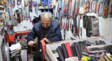 Şanlıurfa'da dört metrekarelik dükkanda üç kuşaktır süren meslek