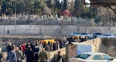 Şanlıurfa'da anneleri tarafından öldürülen 2 kız kardeş toprağa verildi