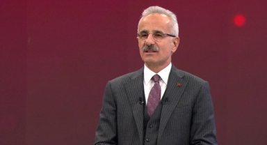 Bakan Uraloğlu: Sosyal medyaya düzenleme bu yıl getirilecek
