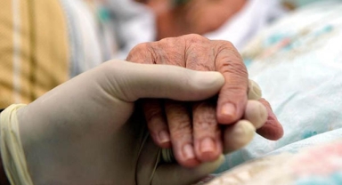 'Evde bakım yardımı' kapsamında 5,4 milyar lira ödeme yapıldı