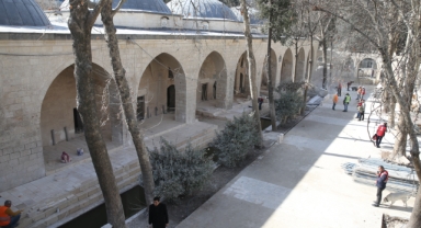 Şanlıurfa'da depremde hasar gören tarihi 2 cami ibadete açılıyor