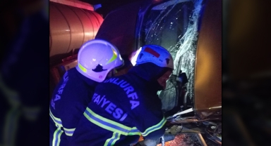 Şanlıurfa'da otomobil, tır ile çarpıştı: 1 ölü, 1 yaralı