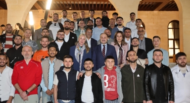 Başkan Gülpınar, bağımlılıkla mücadeleyi kazanan gençlerle iftarda buluştu