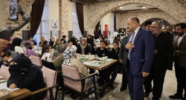 Başkan Gülpınar, yetimlerle iftar açtı