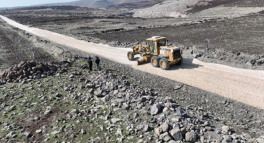 Büyükşehir Belediyesi, Karaköprü'de yol yapım çalışmalarını sürdürüyor