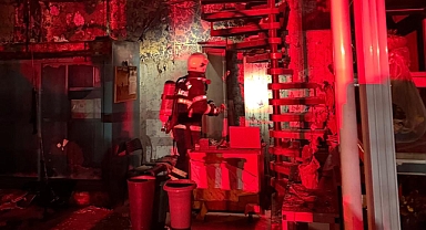 Karaköprü'de bir işyerinde yangın çıktı