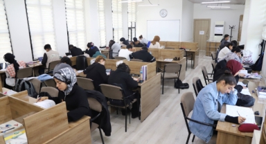 Okuma evleri gençlerin sınavlara hazırlığında destek oluyor