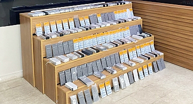Şanlıurfa'da 4 milyon liralık kaçak telefon ele geçirildi