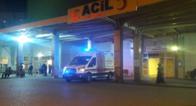 Şanlıurfa'da iki otomobil çarpıştı: Yaralılar var