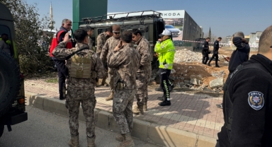 Şanlıurfa'da kaza yapan ekip aracındaki 6 polis yaralandı