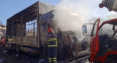 Şanlıurfa'da korkutan araç yangını