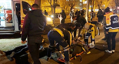 Şanlıurfa'da motosiklet yayaya çarptı: 3 yaralı