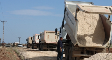 Büyükşehir Belediyesinden Hilvan kırsalında yol çalışması