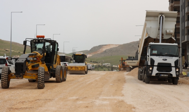 Büyükşehir merkez ve kırsalda asfalt serim çalışmalarına devam ediyor