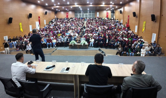 Karaköprü Belediyesi öğrencilere sınav taktikleri semineri düzenledi