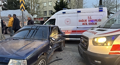 Şanlıurfa'da ambulans ile otomobil çarpıştı