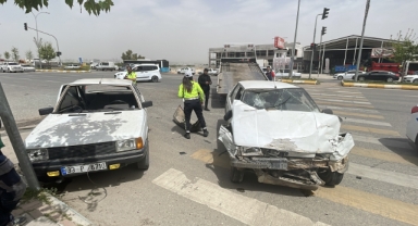 Şanlıurfa'da trafik kazası: 12 yaralı