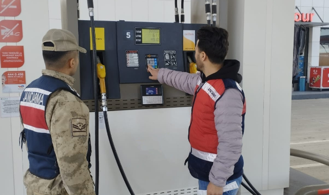 Şanlıurfa'da jandarma petrol ve akaryakıt istasyonlarını denetledi