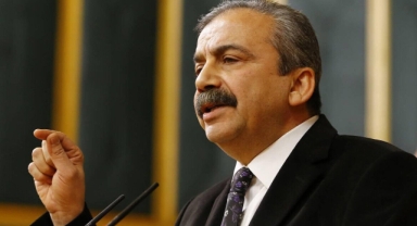 Sırrı Sürreya Önder yoğun bakıma alındı