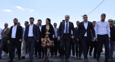 Başkan Gülpınar, Suruç'ta asfalt çalışmalarını 