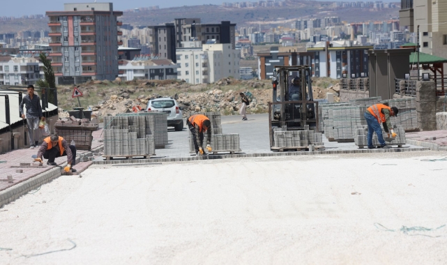 Doğukent’te üstyapı çalışmaları sürüyor