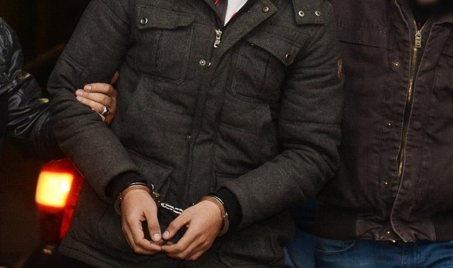 Toplumun inanç değerlerine hakaret ettiği gerekçesiyle gözaltına alındı