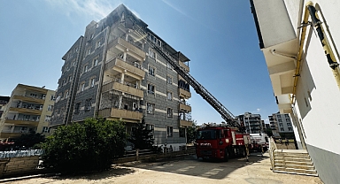 Şanlıurfa'da bir evde yangın çıktı: Apartman tahliye edildi