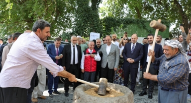 Şanlıurfa'da Uluslararası Buğday Hasadı Festivali başladı